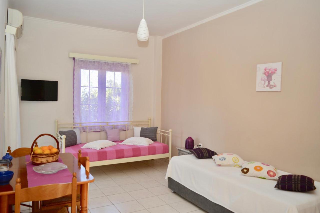 Troumpas Family Rooms & Apartments Леонидион Экстерьер фото